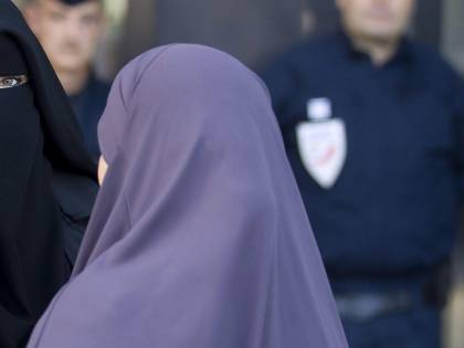 La conversione di Nadine da Milano alla jihad: "Voglio uccidere gli infedeli"