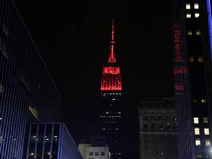 Empire State building rosso