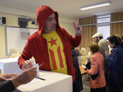 Catalogna al voto sognando l'indipendenza: prova di forza con Madrid
