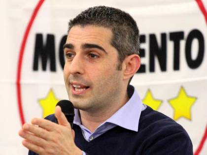 Pizzarotti ora sfida Grillo: "Confrontiamoci in streaming"