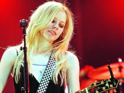 Avril Lavigne malata: "Pregate per me"