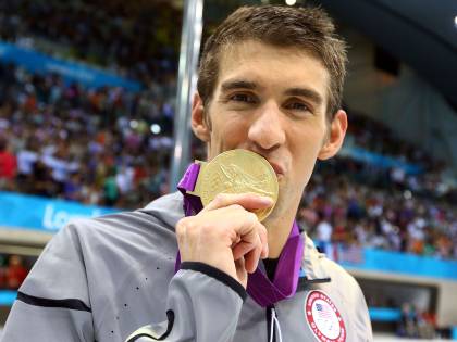 Alla guida ubriaco: 18 mesi di libertà vigilata per Phelps