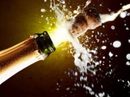 Spumante italiano fa il record a Capodanno. Le regole d'oro per berlo