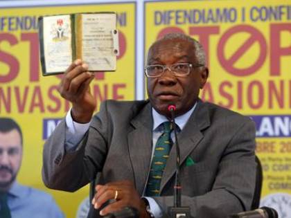 Il leghista (di colore) in Nigeria per la campagna anti immigrazione