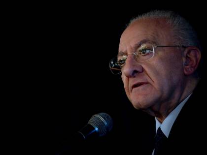 Primarie in forse De Luca sospeso non vuol mollare