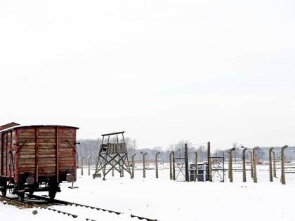Riccardo Pacifici e David Parenzo bloccati nel campo di Auschwitz