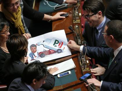 Colle, seconda fumata nera. E Renzi cala ancora nei sondaggi