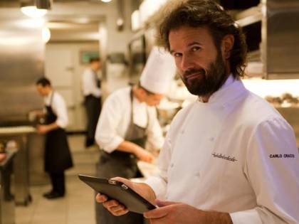 Cracco si scusa con Amatrice: "L'aglio? Stavo solo scherzando"