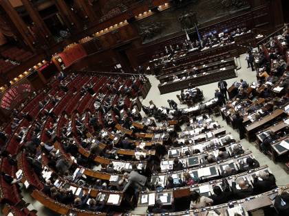 Politici professionisti per legge