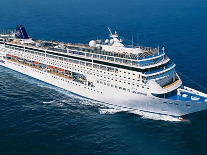 La paura dell'equipaggio della nave Costa Mediterranea: "Non dovevamo imbarcare"