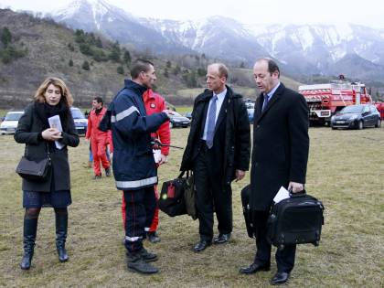 Schianto in Provenza, Lufthansa: "L'aereo fermo 6 ore per un problema al carrello"