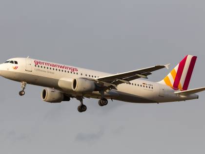 Candidato M5S a Giugliano su Facebook: "Peccato che sull'aereo Germanwings non ci fossero gli elettori del Pd"