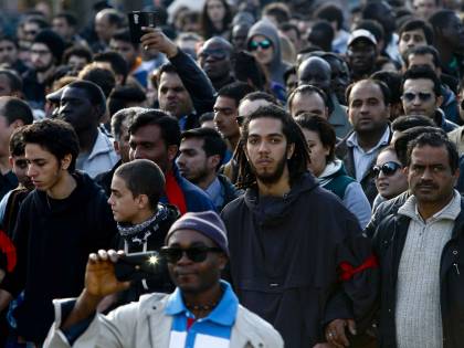 Nigeriano ospite nel centro di accoglienza prova a estorcere soldi agli operatori