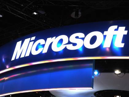 Microsoft vende meno, ma i ricavi crescono oltre le attese