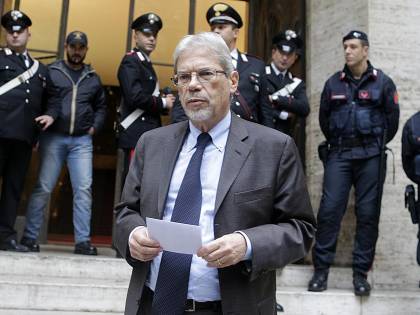 È corsa tra due donne: la Todini in vantaggio. Ma De Vincenti spera