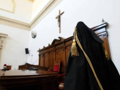 Accusato di terrorismo, i giudici lo scarcerano: "È un rifugiato politico"