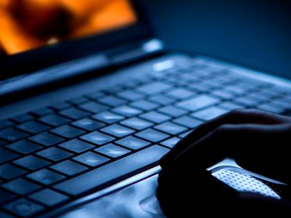 Insegnante sbaglia link e manda un video porno agli studenti