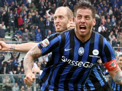 Denis, un pugno da 5 giornate. Una a Tonelli