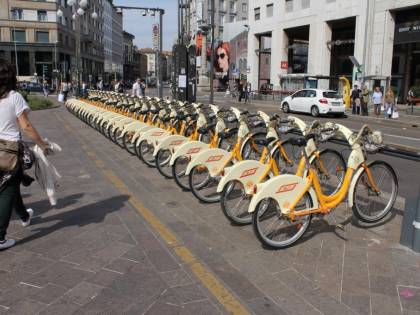 Crollo per taxi e bike sharing. A Malpensa 2.388 passeggeri