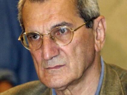 La carica dei compagni: falce, martello e assegno