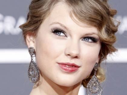 Taylor Swift dona un milione di dollari per l'alluvione in Louisiana