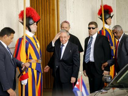 Raul Castro incontra Papa Francesco