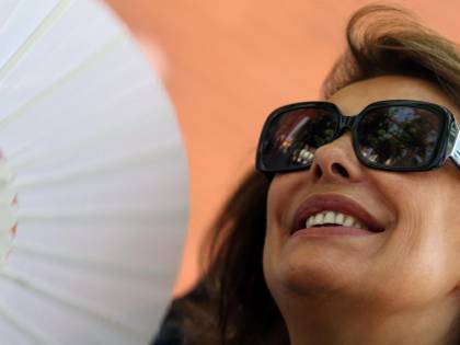 Lady Mastella tra gli impresentabili: lo scopre al telefono e sviene