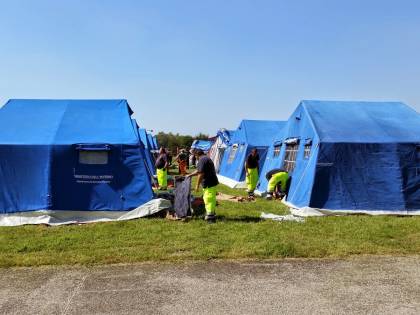 Nel campo profughi si ribellano: "Non vogliamo il riso freddo"