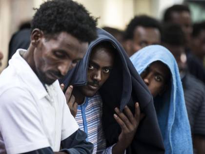 Migranti, Padoan vuota il sacco: nel 2015 ci costano 3,3 miliardi