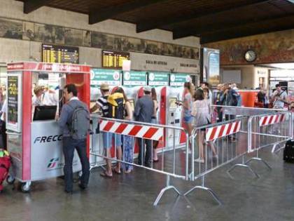 Firenze, extracomunitario aggredisce dipendente Fs a pugni in faccia
