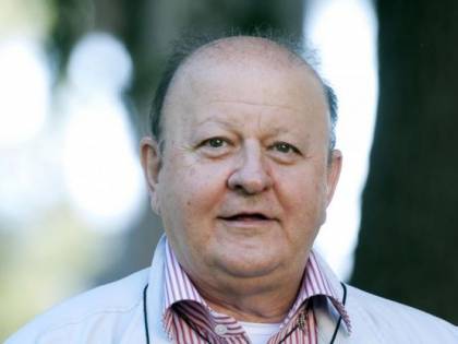 Massimo Boldi: "Affianchiamo lira ed euro". Sfottò su Twitter