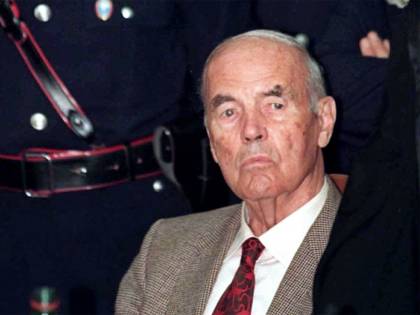 Pacco bomba all'avvocato di Priebke, è il quarto in pochi giorni