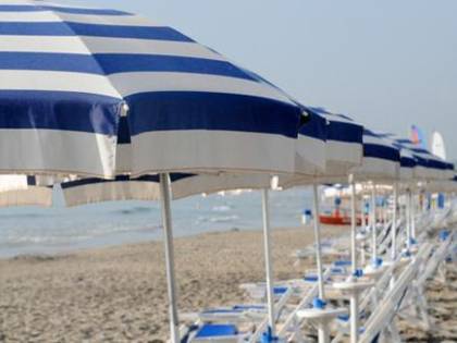 "Sono malati di Aids". E lo stabilimento chiude i cancelli