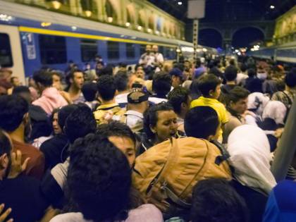 In arrivo centinaia di migranti: evacuata stazione di Budapest