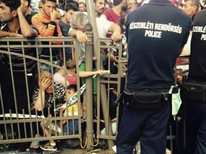 Migranti, Budapest è nel caos: inviati 3.500 militari al confine