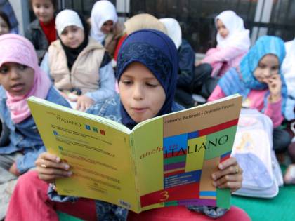 Per vincere la sottomissione via i veli dalle scuole