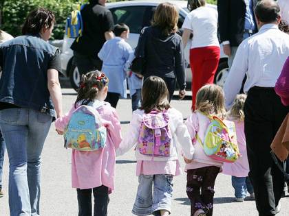 La Giannini denunci pure, ma la "buona" scuola apre davvero al gender
