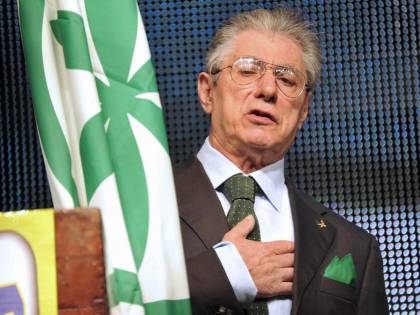 "Napolitano un terrone". Bossi graziato dal Colle