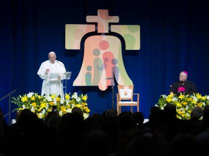 Se un attivista gay legge alla Messa con papa Francesco