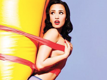 Demi Lovato, topless per Complex Magazine