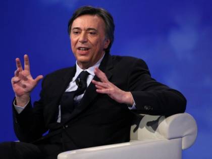Rai, la spallata di Freccero: "Renzi rivuole l'Eiar"