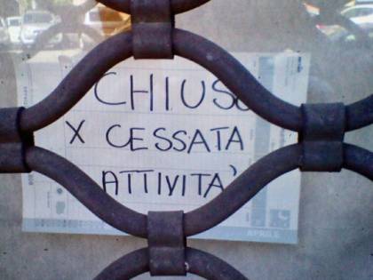 Confesercenti, 630 mila negozi sfitti