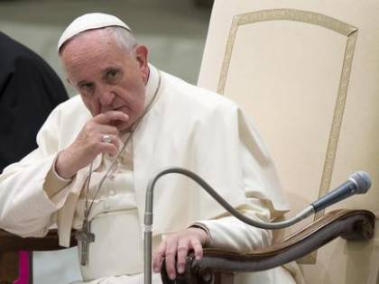Il Papa bacchetta i rom. E ora dategli del razzista
