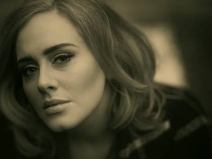 Adele, "Hello" da record: i numeri di un successo clamoroso