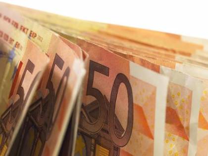 Bankitalia: mantenere tetto contanti per le attività a rischio