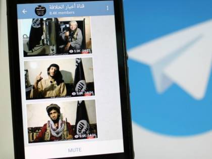 Oscurati i canali dell'Isis, ma le chat restano schermate