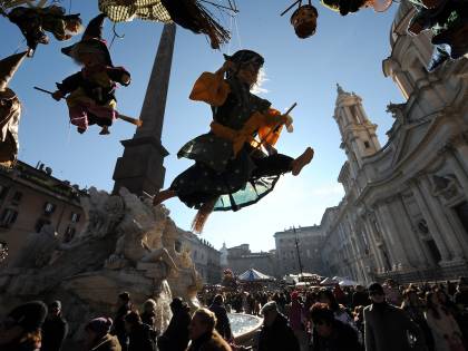 A Piazza Navona gay center al posto dei presepi