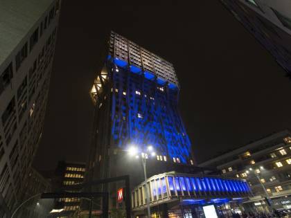 La Torre Velasca si illumina di blu