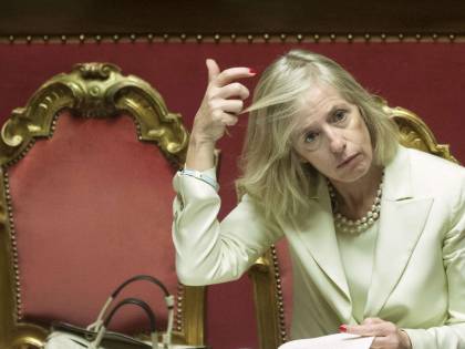 Il ministro Giannini: "Scuole aperte anche d'estate e la domenica"