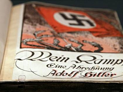 Minecraft confuso con Mein Kampf. E il nonno lo regala per Natale al nipote